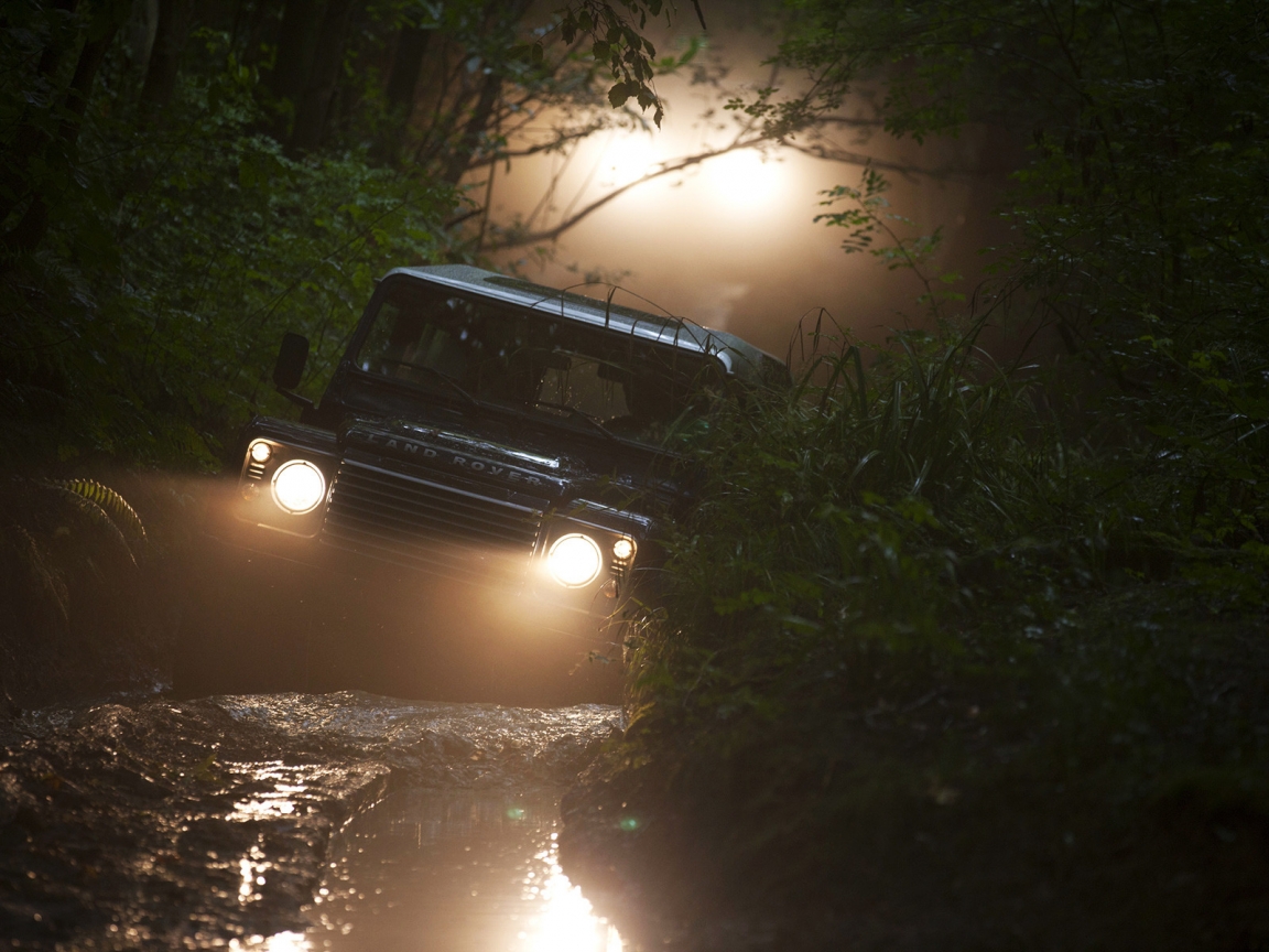 Land Rover Defender Off Road for 1152 x 864 resolution