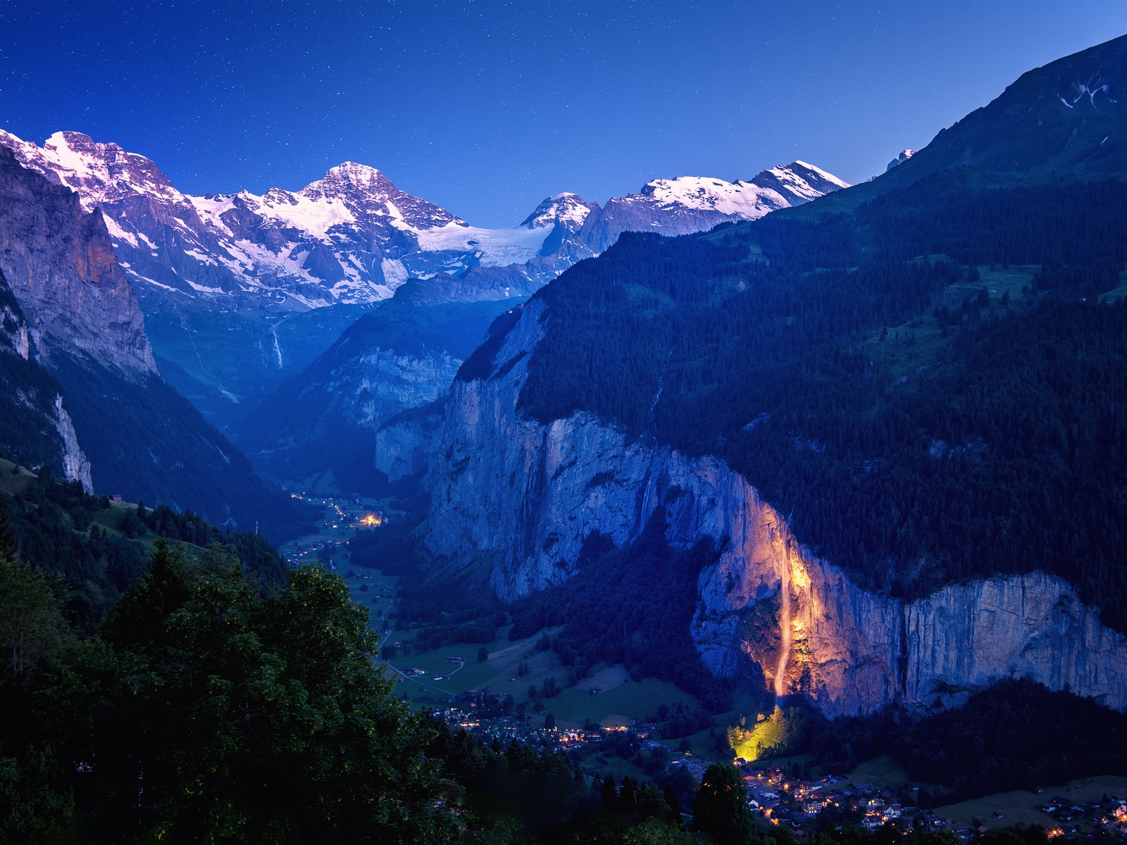 Lauterbrunnen Valley for 1600 x 1200 resolution