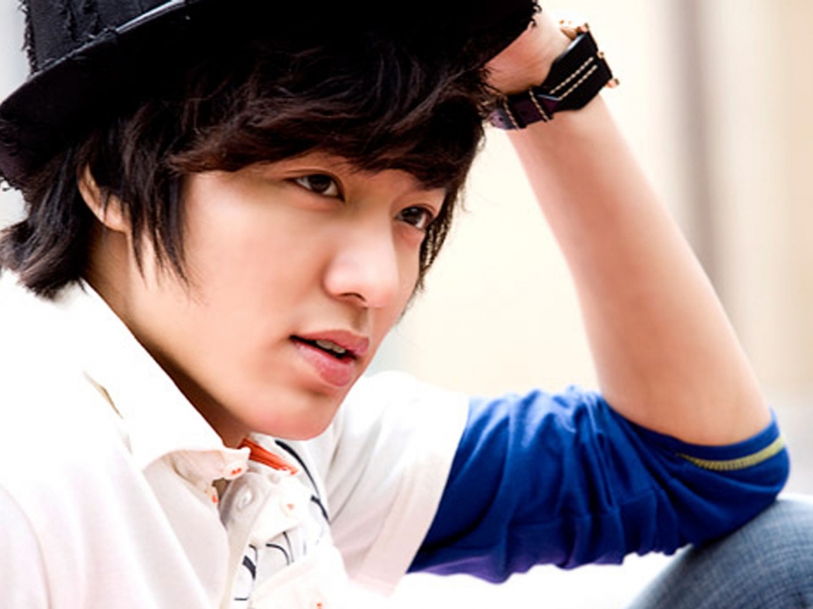 Lee Min Ho Profile Look for 1152 x 864 resolution