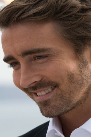 Lee Pace  for 320 x 480 iPhone resolution