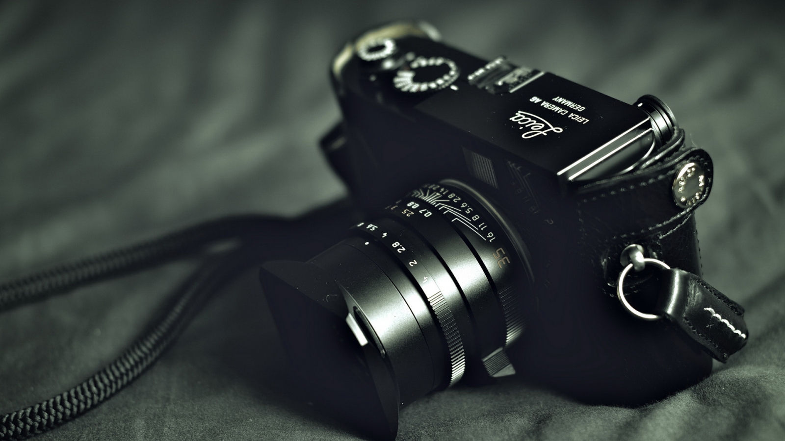 Leica Camera for 1600 x 900 HDTV resolution
