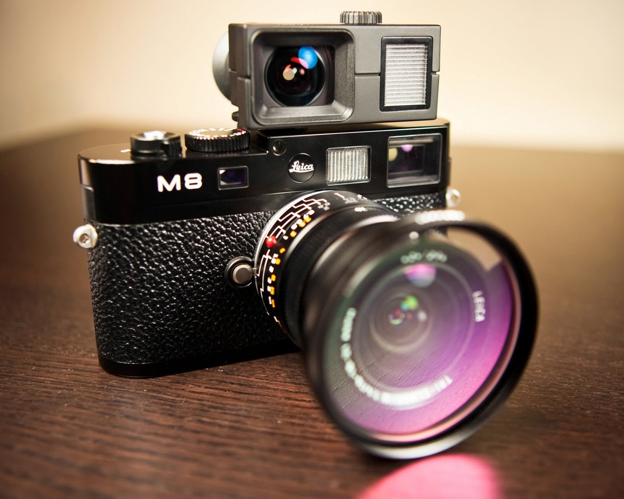 Leica M8 for 1280 x 1024 resolution
