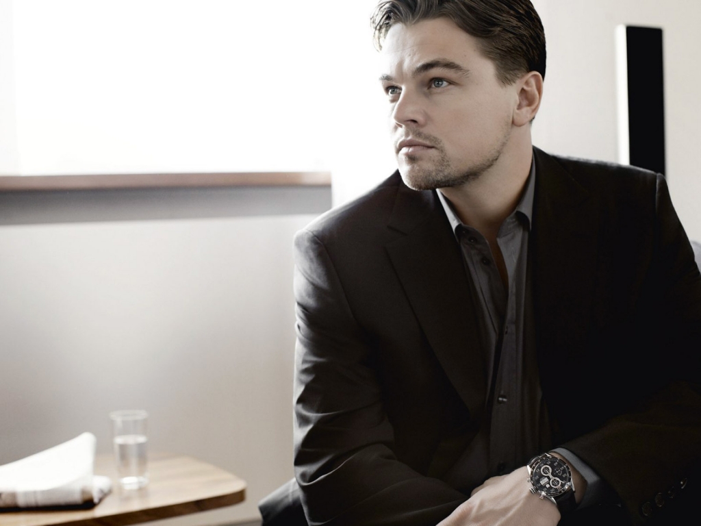 Leonardo DiCaprio in Black for 1024 x 768 resolution
