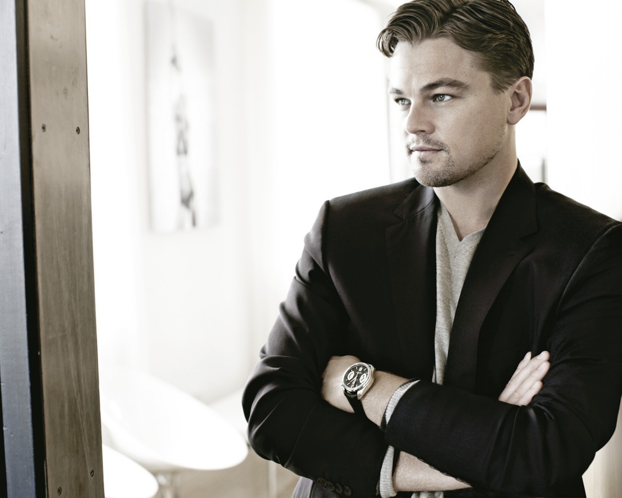 Leonardo DiCaprio Profile Look for 1280 x 1024 resolution