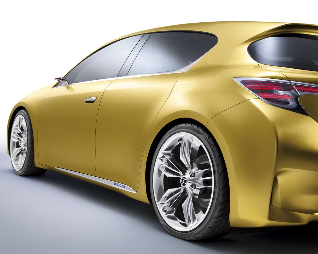 Lexus LF Ch Compact Hybrid Concept for 1280 x 1024 resolution