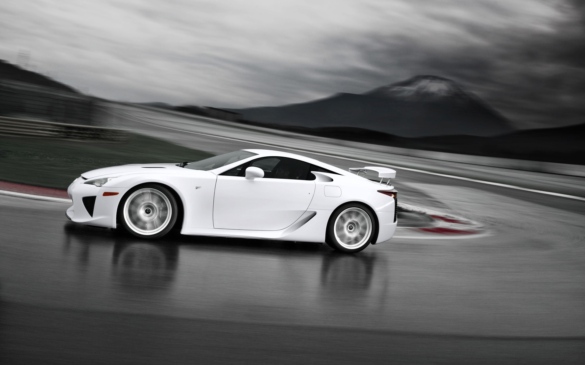 Lexus LFA White Side Angle Speed for 1920 x 1200 widescreen resolution