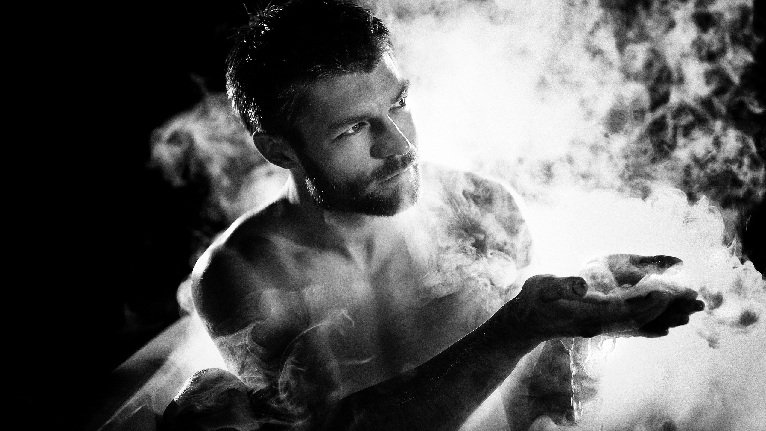 Liam McIntyre Spartacus for 2560x1440 HDTV resolution