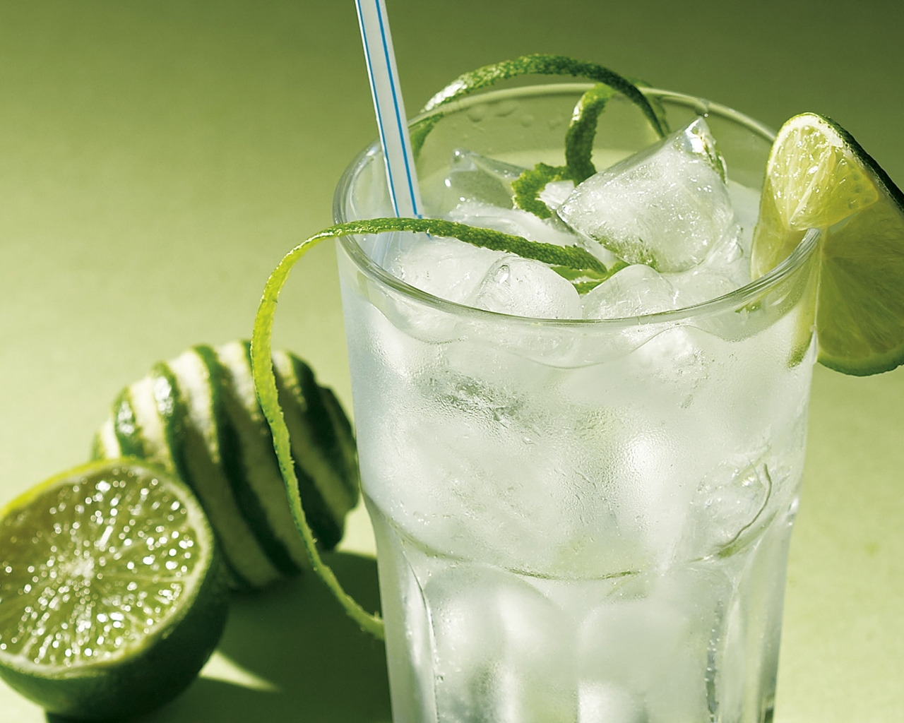 Lime Refreshing Cocktail for 1280 x 1024 resolution