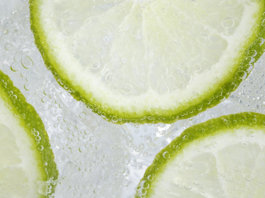 Limes in Mineral Water for 1024 x 768 resolution