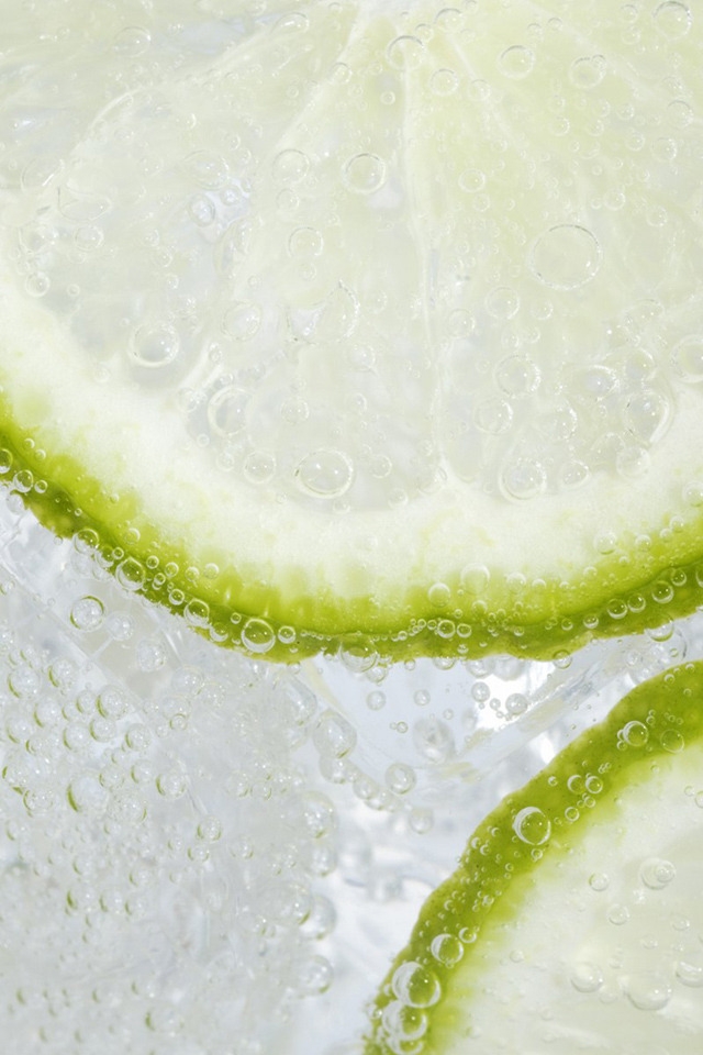 Limes in Mineral Water for 640 x 960 iPhone 4 resolution