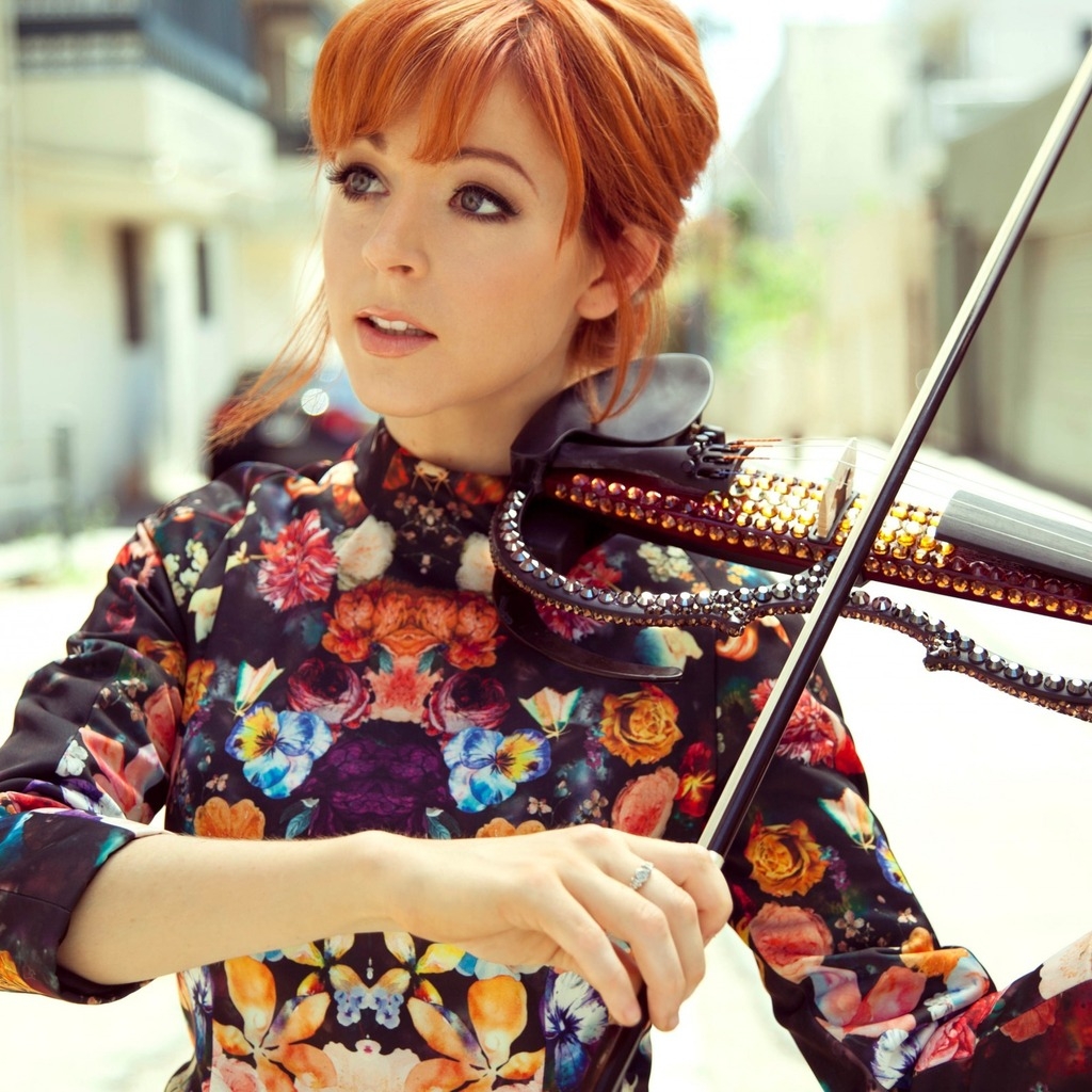 Lindsey Stirling Beautiful for 1024 x 1024 iPad resolution