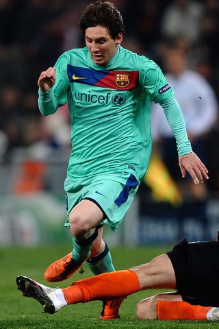 Lionel Messi for 320 x 480 iPhone resolution