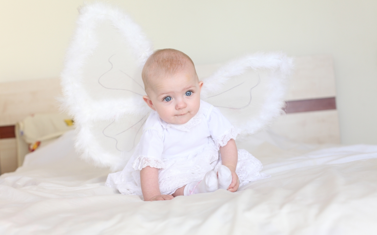 Little Angel for 1280 x 800 widescreen resolution