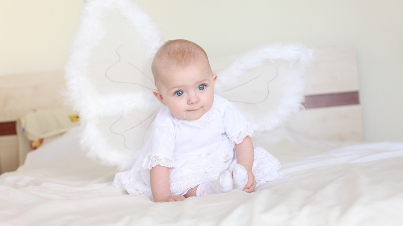 Little Angel for 1366 x 768 HDTV resolution
