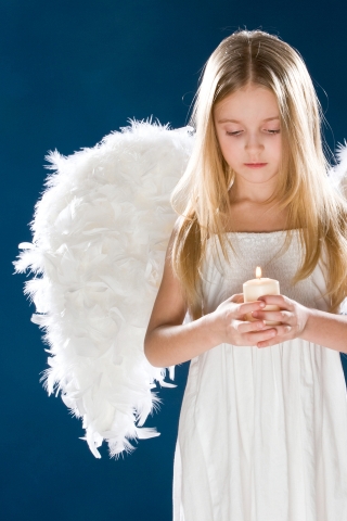 Little Angel Girl for 320 x 480 iPhone resolution