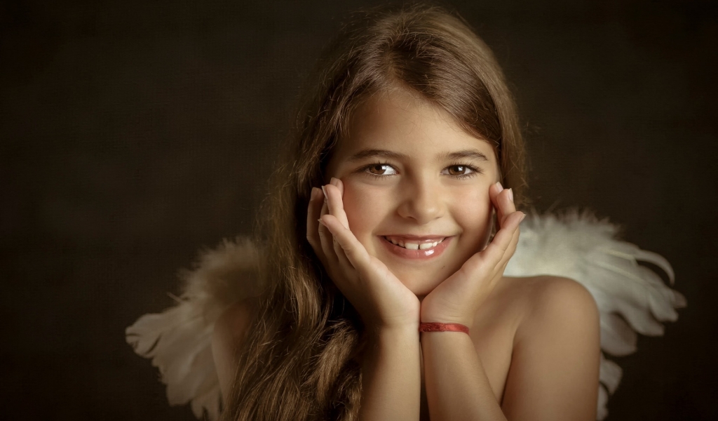 Little Angel Smile for 1024 x 600 widescreen resolution