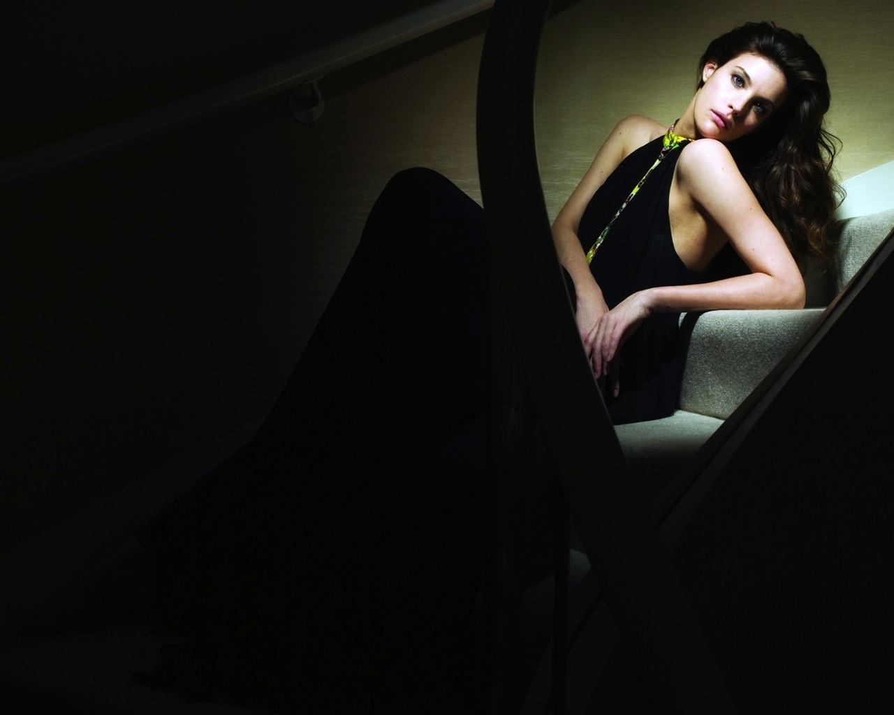 Liv Tyler on The Stairs for 1280 x 1024 resolution