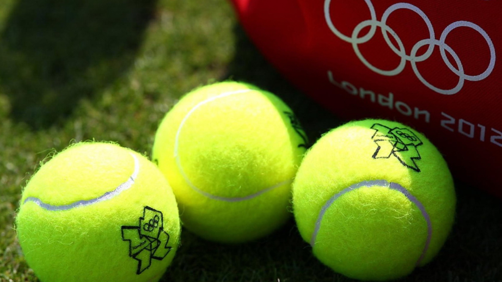 London 2012 Olympics Tennis Balls for 1600 x 900 HDTV resolution