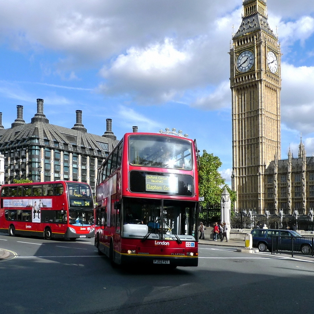 London Buses for 1024 x 1024 iPad resolution