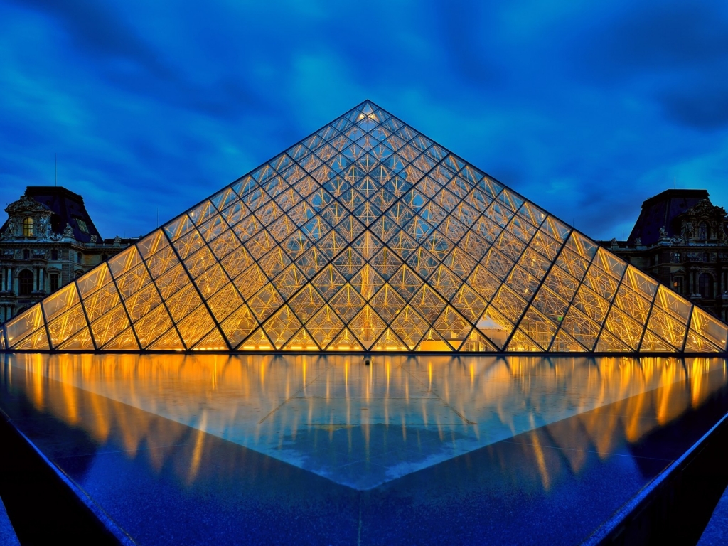 Louvre Museum Pyramid for 1024 x 768 resolution