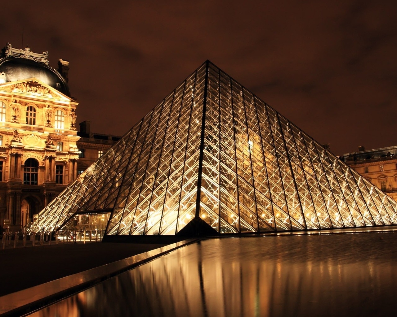 Louvre Pyramid for 1280 x 1024 resolution