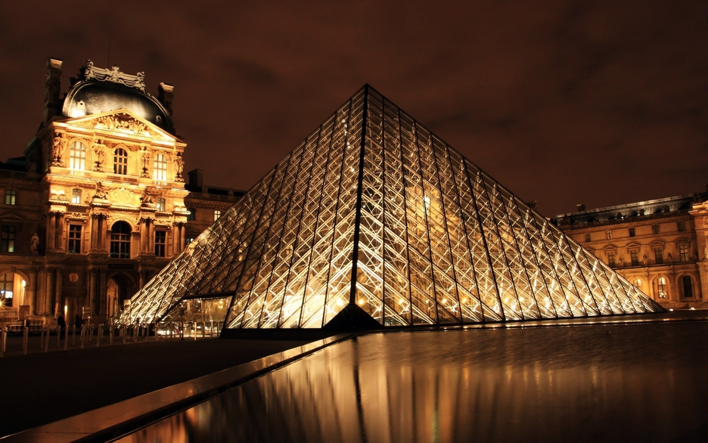 Louvre Pyramid for 1440 x 900 widescreen resolution