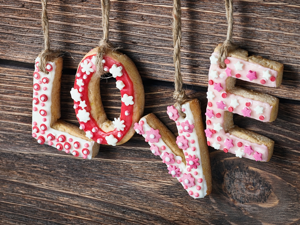 Love Gingerbread Letters for 1024 x 768 resolution