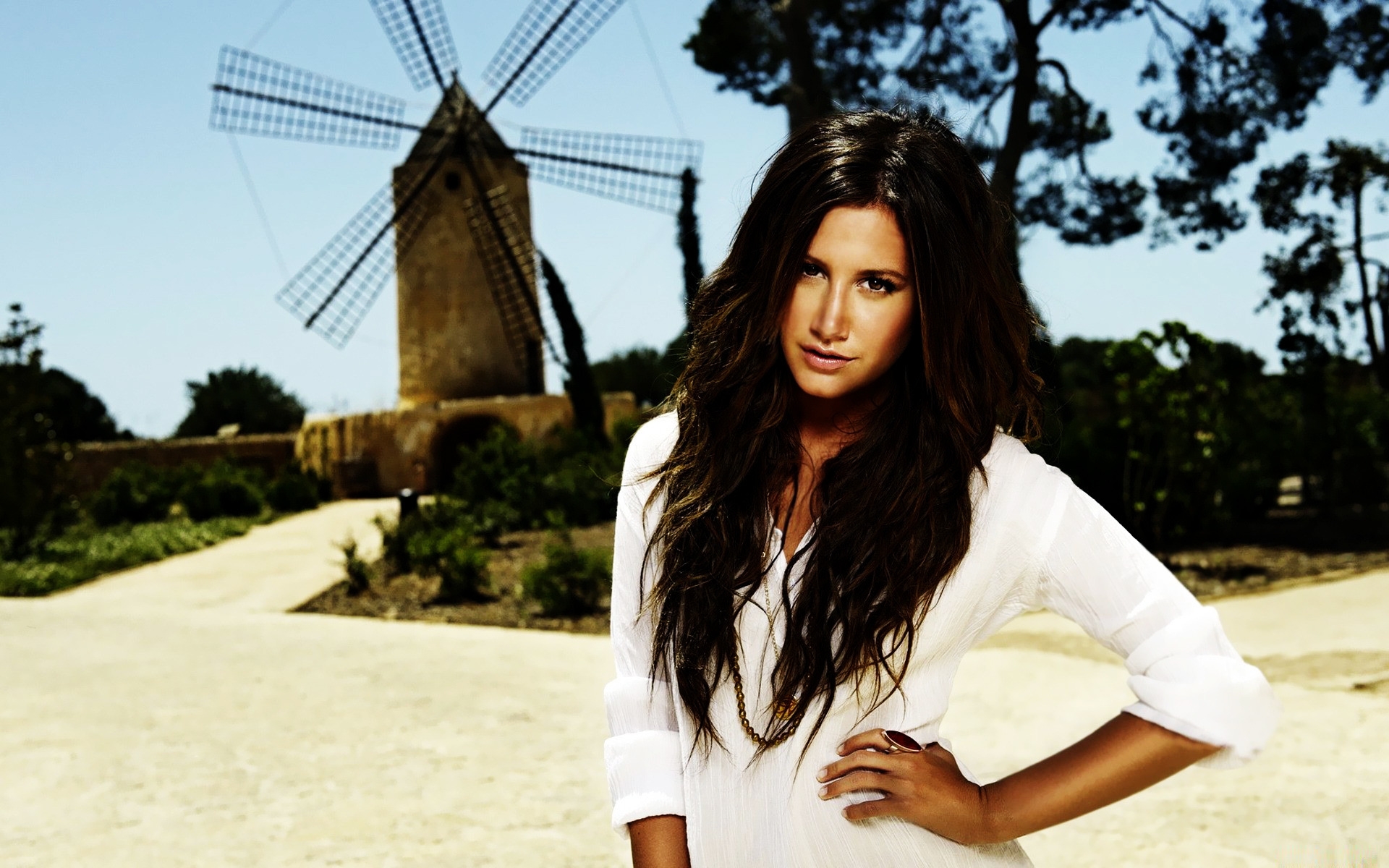 Lovely Ashley Tisdale for 1920 x 1200 widescreen resolution