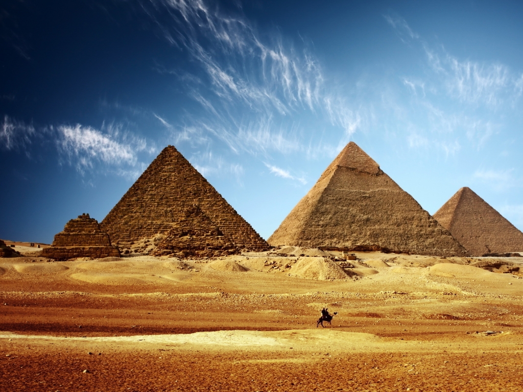Lovely Egyptian Pyramids for 1024 x 768 resolution