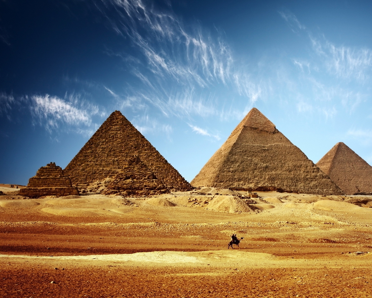 Lovely Egyptian Pyramids for 1280 x 1024 resolution