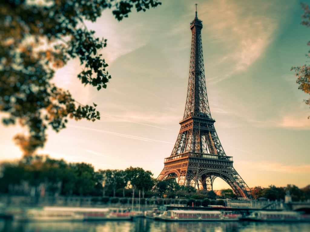 Lovely Eiffel Tower View for 1024 x 768 resolution