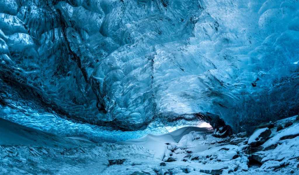 Lovely Ice Cave for 1024 x 600 widescreen resolution