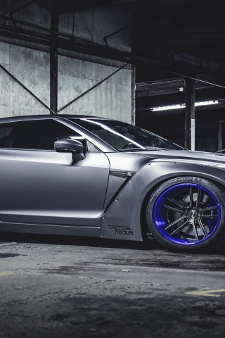 Lovely Nissan GT-R Liberty Walk for 320 x 480 iPhone resolution