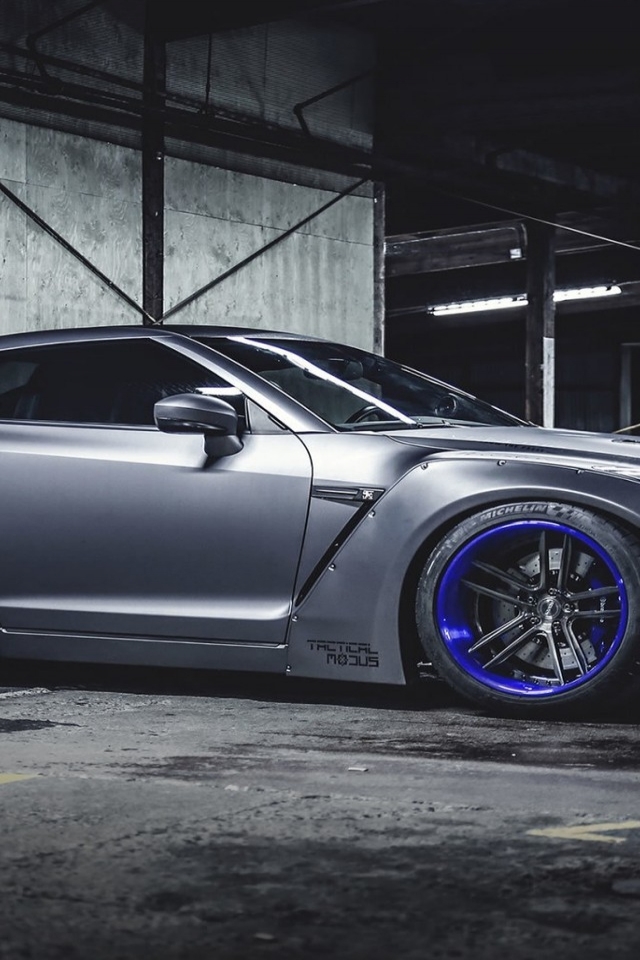 Lovely Nissan GT-R Liberty Walk for 640 x 960 iPhone 4 resolution
