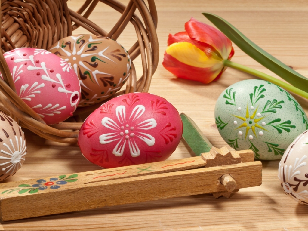 Lovely Painted Easter Eggs for 1024 x 768 resolution