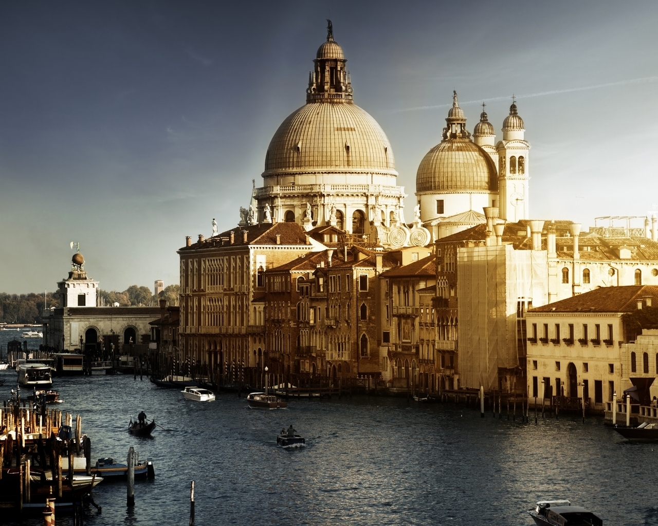 Lovely Venice City Corner for 1280 x 1024 resolution