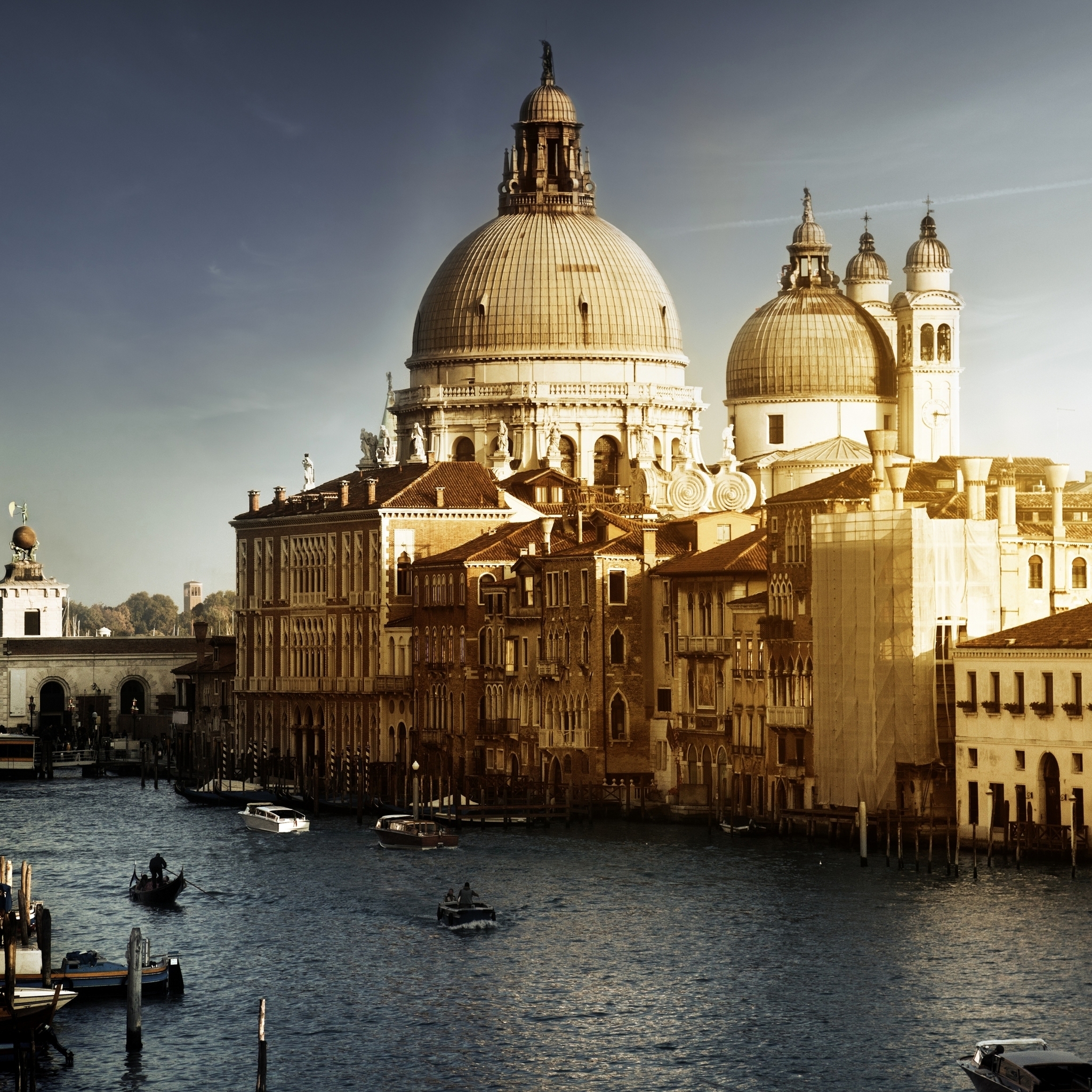 Lovely Venice City Corner for 2048 x 2048 New iPad resolution