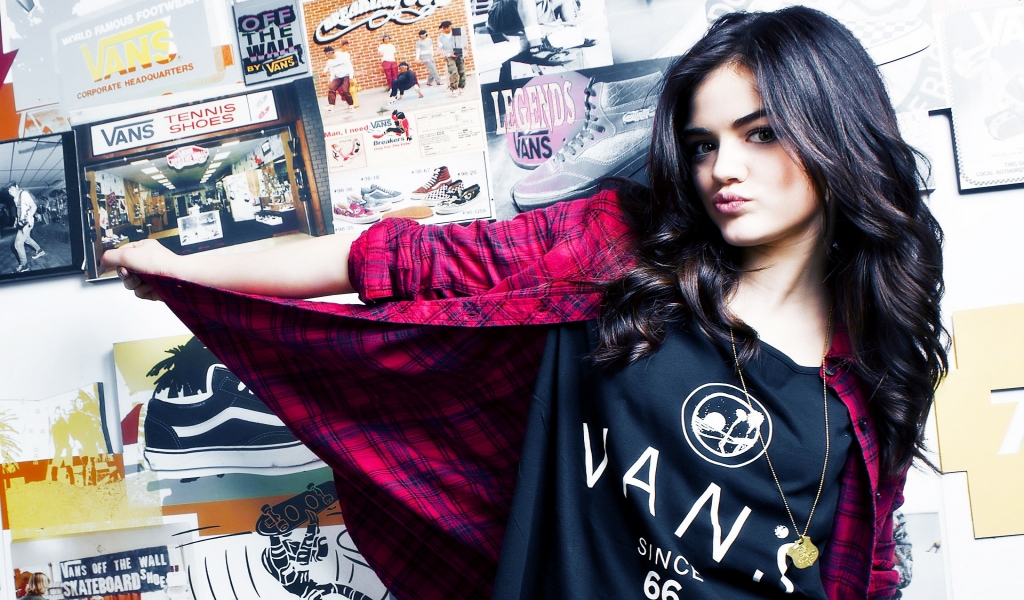 Lucy Hale for 1024 x 600 widescreen resolution