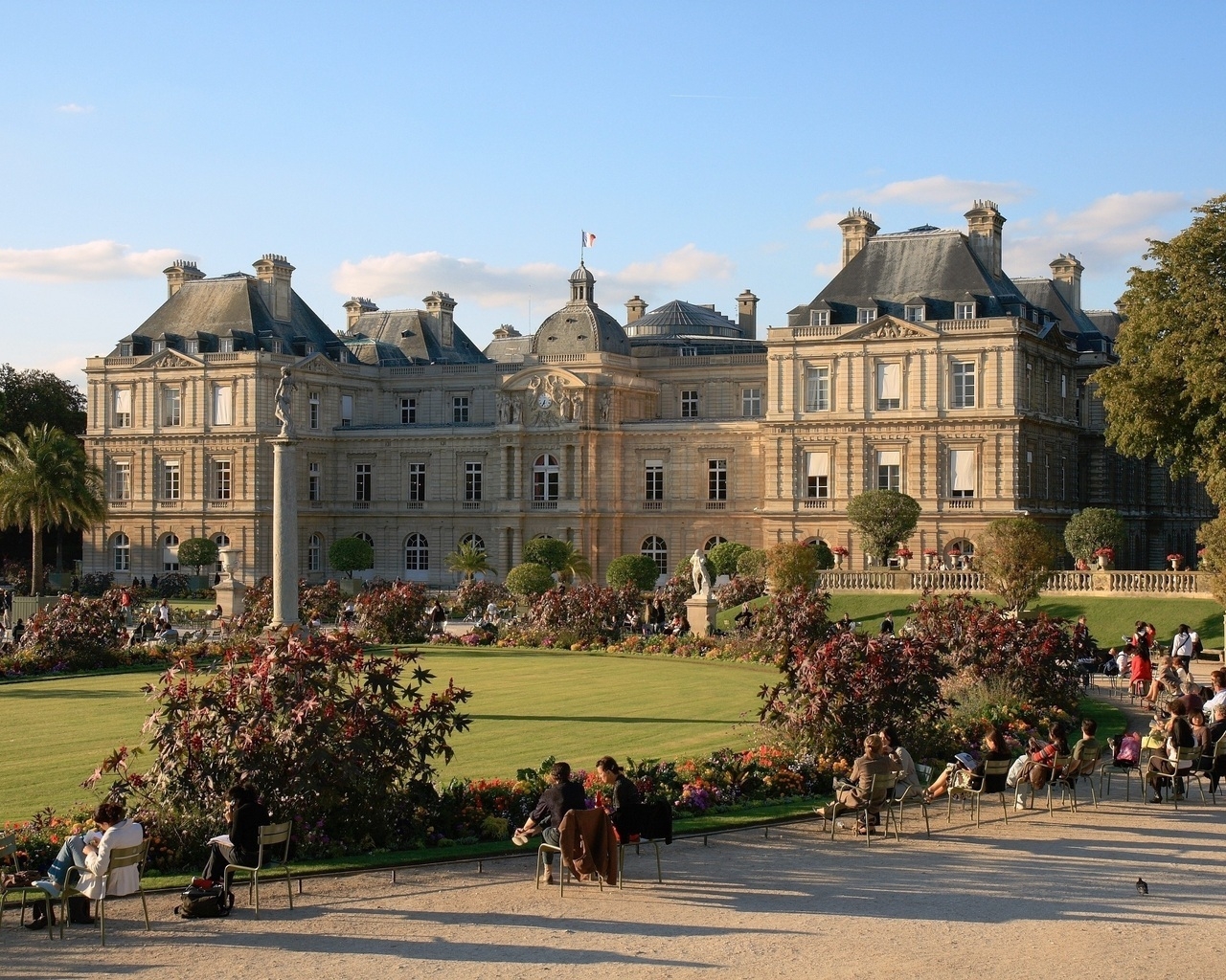 Luxembourg Palace Paris for 1280 x 1024 resolution