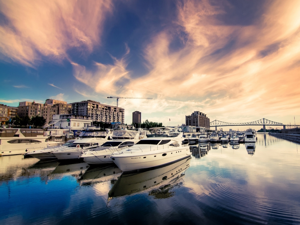 Luxury Boats in Port for 1024 x 768 resolution