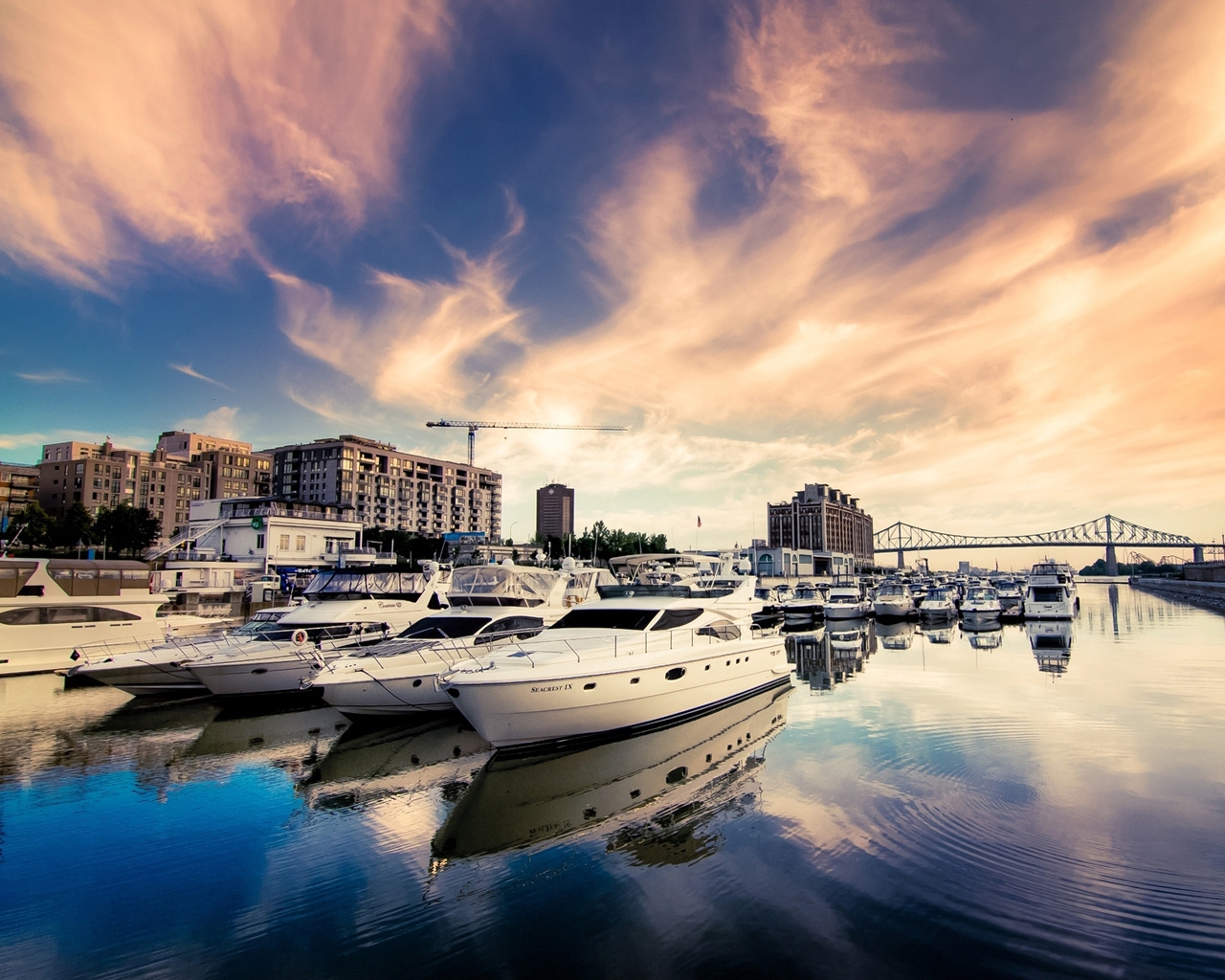 Luxury Boats in Port for 1280 x 1024 resolution