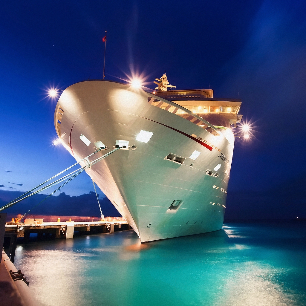 Luxury Cruise Ship for 1024 x 1024 iPad resolution