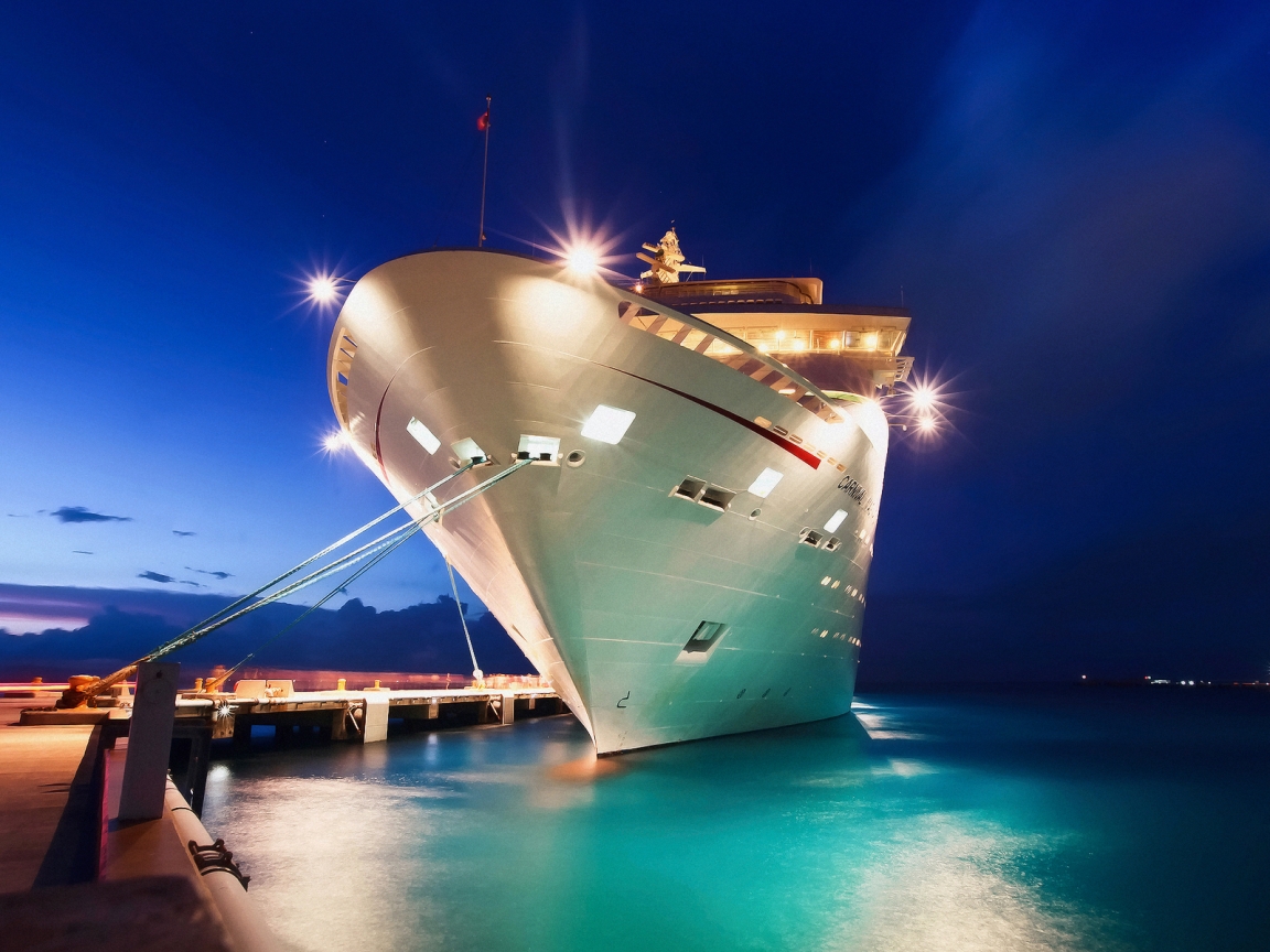 Luxury Cruise Ship for 1152 x 864 resolution