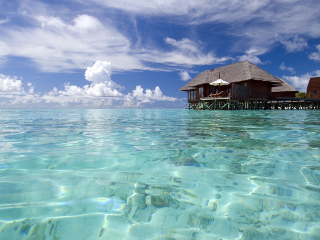Luxury Maldives Resort for 1024 x 768 resolution