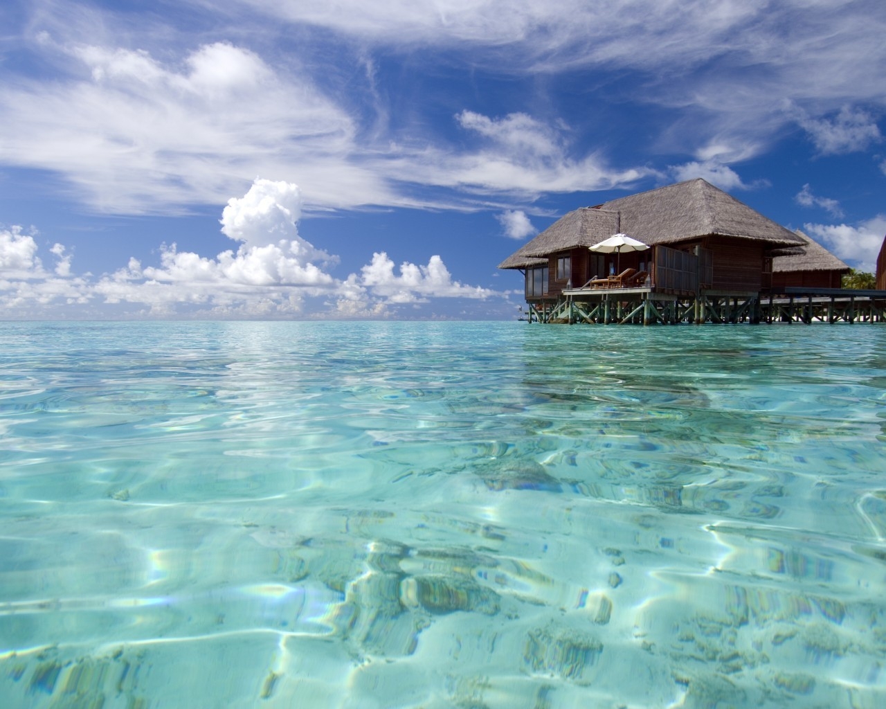 Luxury Maldives Resort for 1280 x 1024 resolution