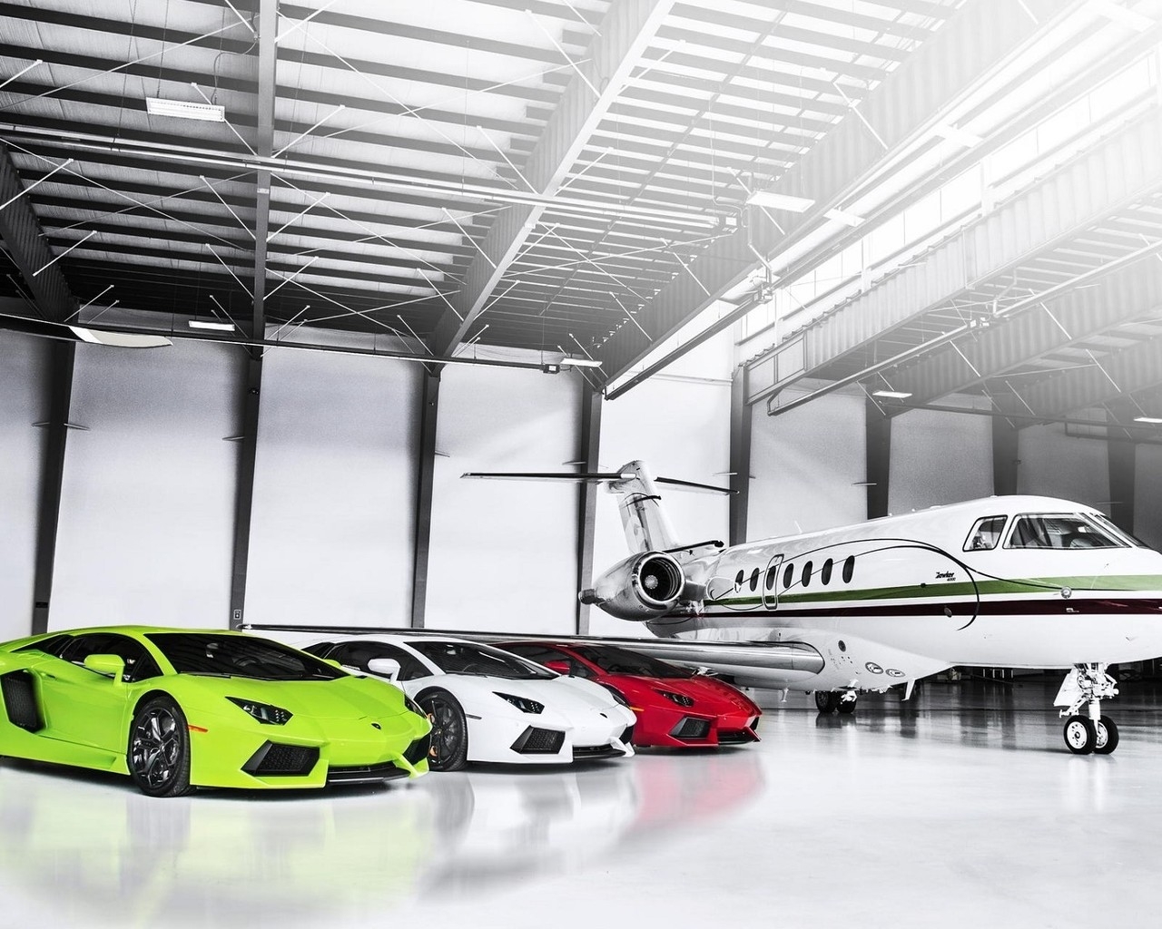 Luxury Private Garage for 1280 x 1024 resolution