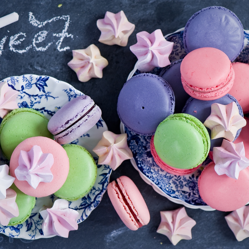 Macarons and Meringues for 1024 x 1024 iPad resolution