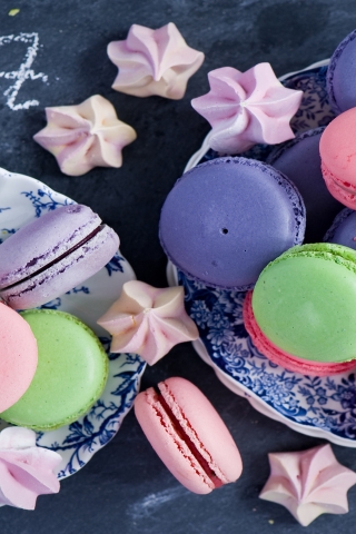 Macarons and Meringues for 320 x 480 iPhone resolution