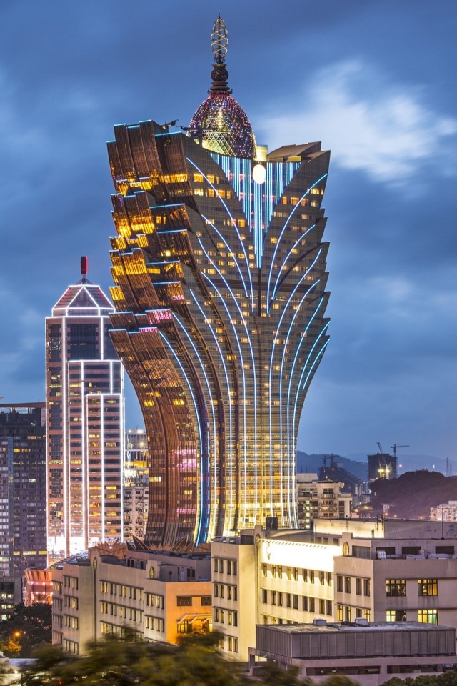 Macau Grand Lisboa Hotel for 640 x 960 iPhone 4 resolution