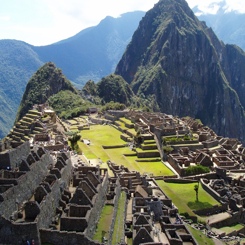 Machu Picchu Peru for 1024 x 1024 iPad resolution